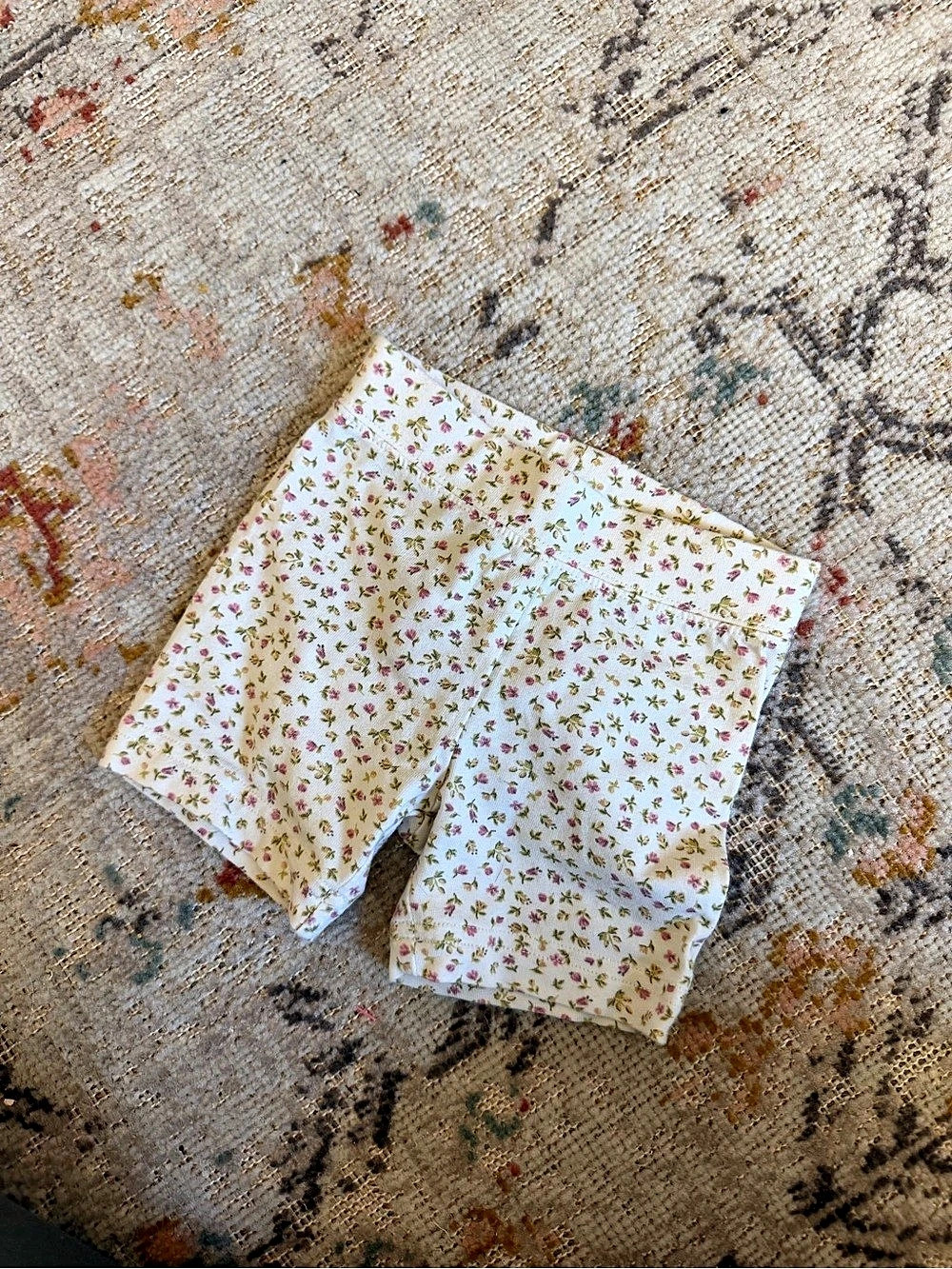 Jamie Kay Floral Biker 14Shorts in White & Pink Like New